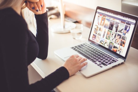 woman on laptop, ecommerce, 3rd cart